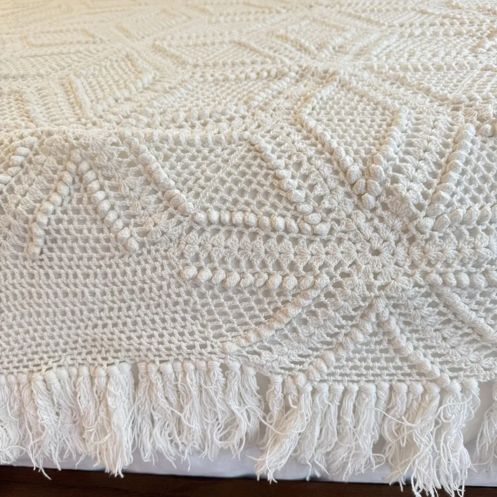 Vtg Hand Crocheted Bedspread Coverlet Floral Stitch Boho Cottage Bed Fringe